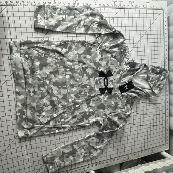 Under Armour Black and Gray‎ Camo Hoodie Youth XL new with tags - Picture 1 of 9